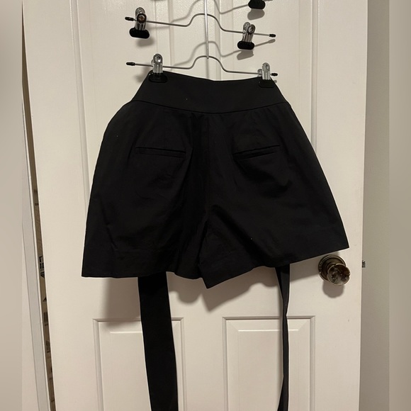 Black shorts with front tie - Picture 2 of 4